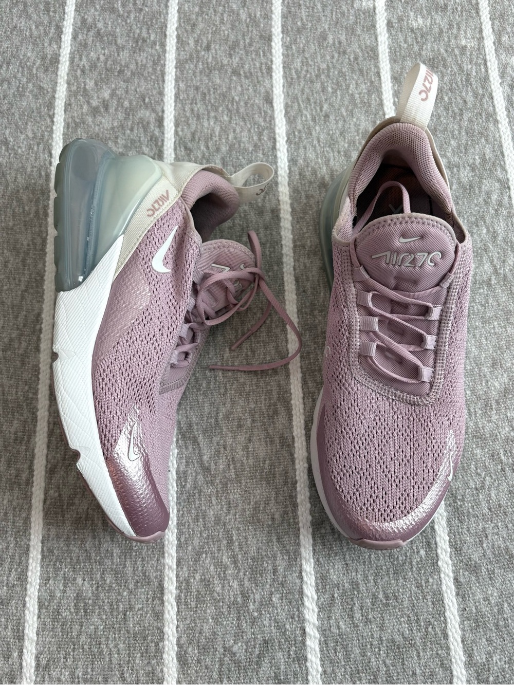 Nike Air Max 270 Sneakers in Elemental Rose